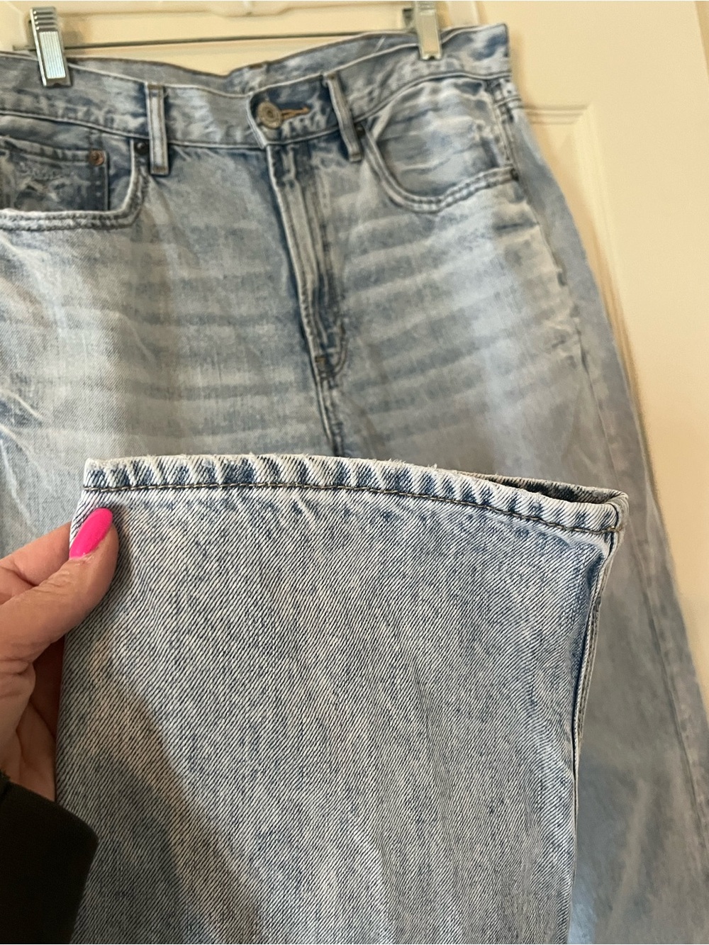 American Eagle Outfitters Light Wash 90’s Boyfriend Jeans Women’s Size 8 - Picture 8 of 16